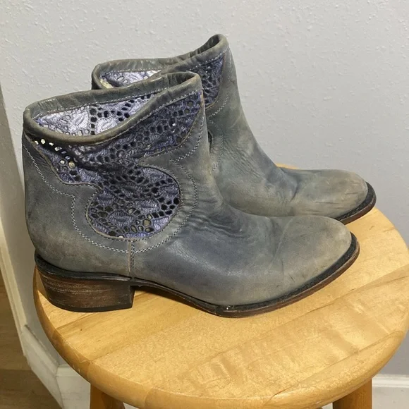 Freebird Blue Gray Leather Ankle Booties - Picture 2 of 9